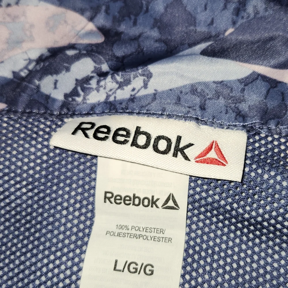 (3/$25) Reebok Lilac Camoflauge Pullover - Picture 6 of 6